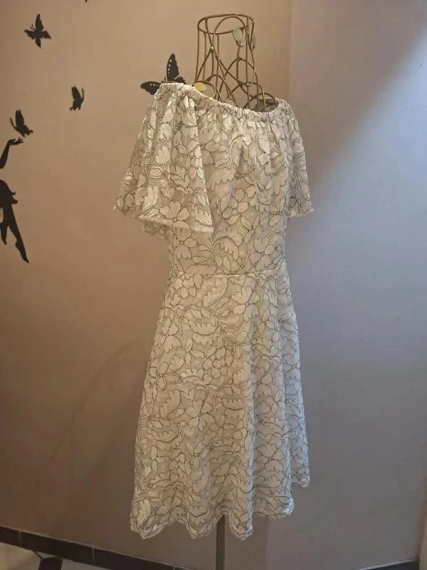 Witte jurk met kant & bardot kraag – photo 2